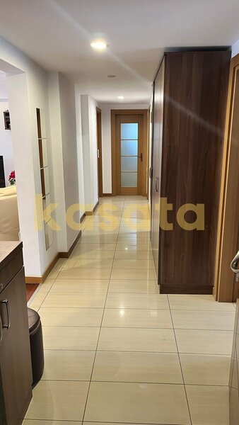 Cosmopolis, terasa, 2 locuri parcare