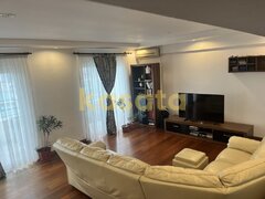 Cosmopolis, terasa, 2 locuri parcare